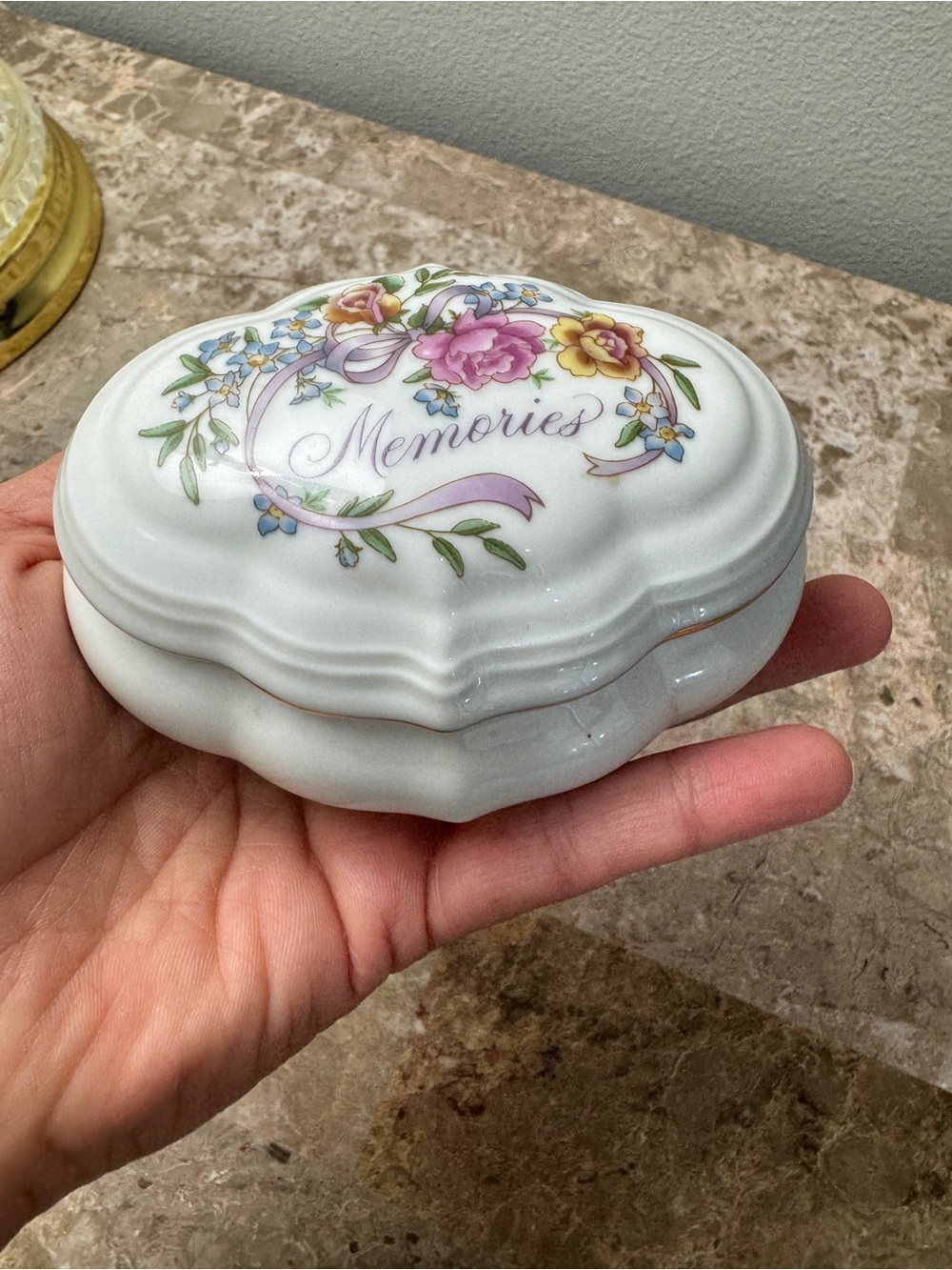 Vintage Floral 'Memories' oval-Shaped Porcelain musical Trinket Box